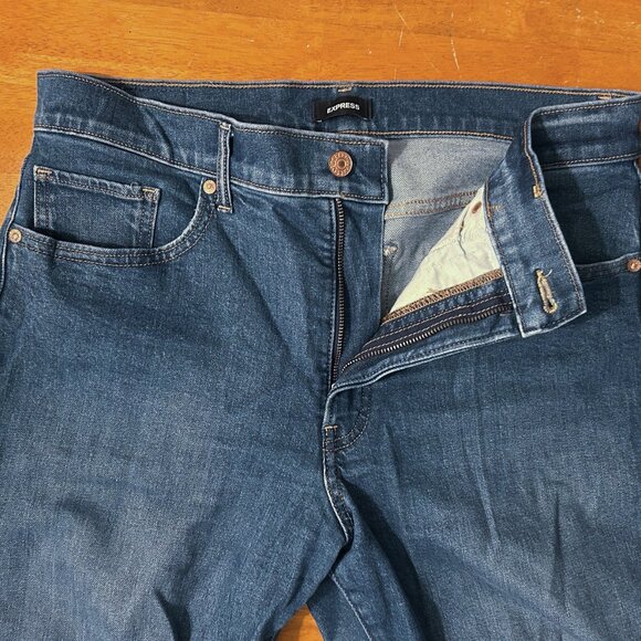 Gap - Blue Jeans, Kick-Flare, Cropped with Rough Hem - Picture 2 of 5